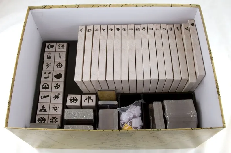 Что внутри: игра Gloomhaven. Мрачная Гавань